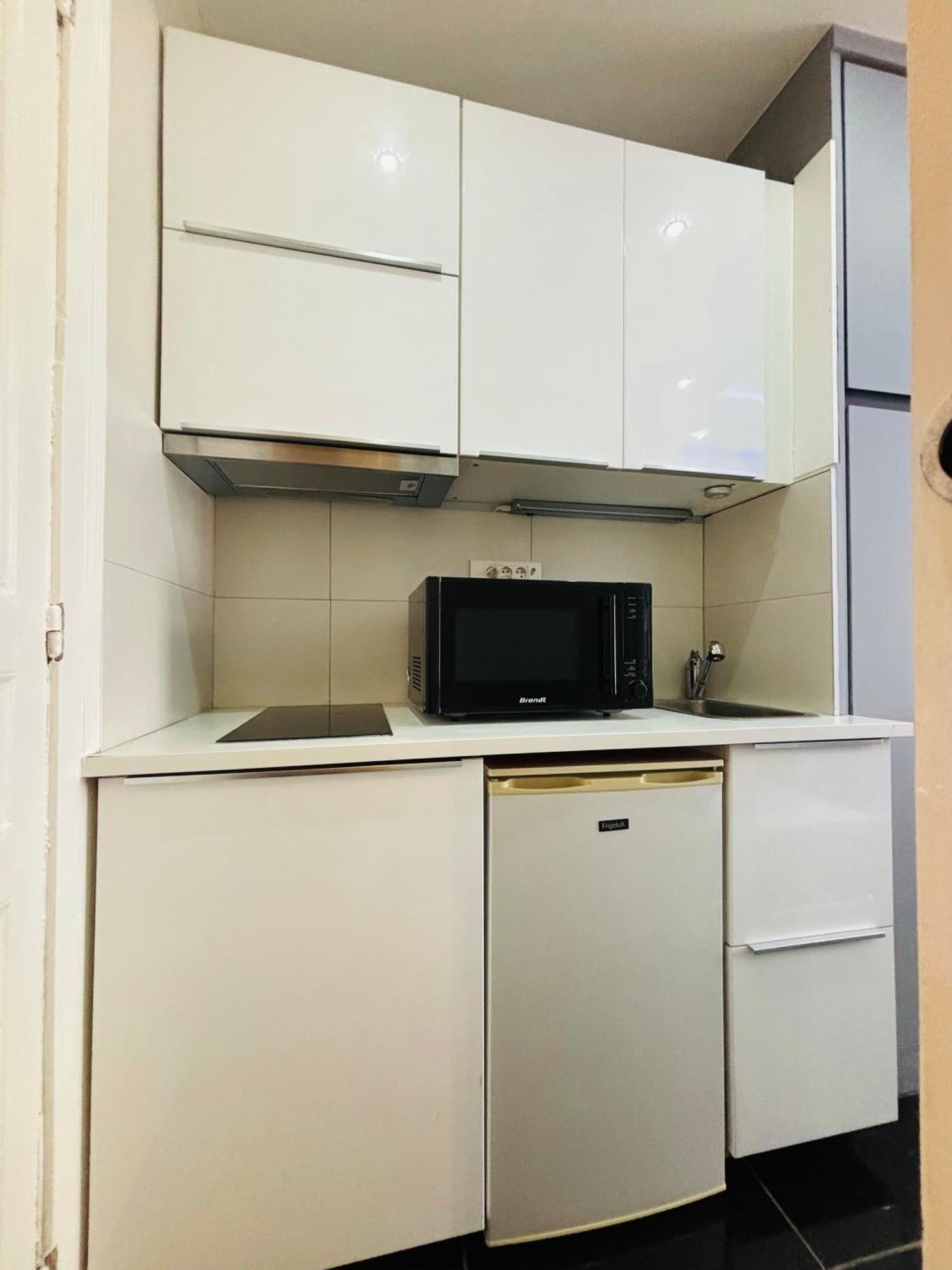 Appartement Coquet En Plein Coeur De Montmartre Parigi Esterno foto